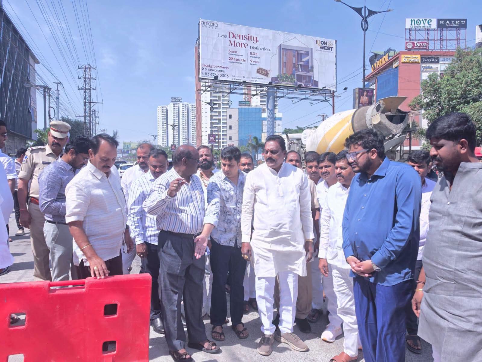 కోకాపేట్‌, నార్సింగిలో ఎమ్మెల్యే ప్రకాష్‌ గౌడ్‌ పర్యటన  రాక్‌వెల్‌ స్కూల్‌ వద్ద విద్యార్థుల భద్రతకు చర్యలు  నార్సింగిలో నాలా అభివృద్ధి, బాక్స్‌ కల్వర్టు నిర్మాణంపై పరిశీలన - Additional Image